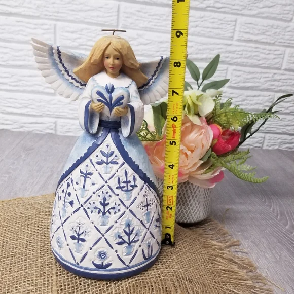 Jim Shore Angel Holding Heart (Psalms 33:11) - Picture 8 of 8